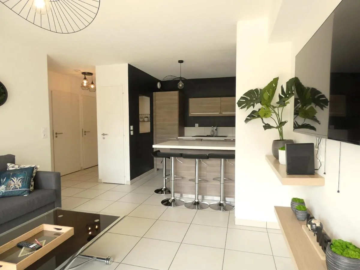 Ground Floor Close To Geneva Ornex