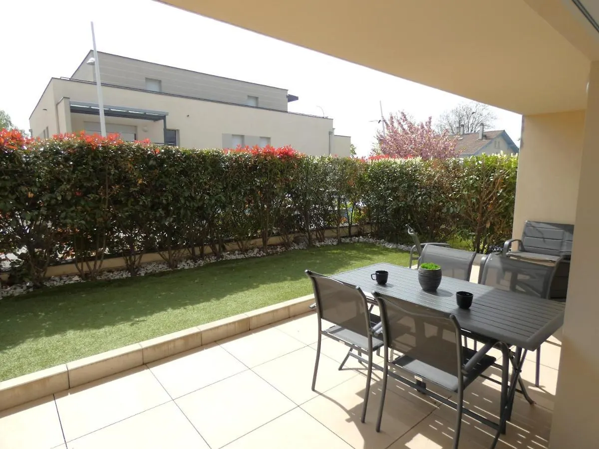 Apartment Ground Floor Close To Geneva Ornex